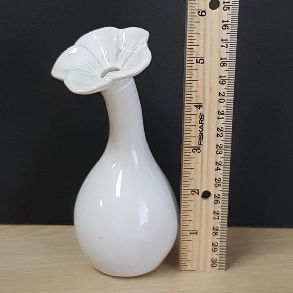 Torre & Tagus Collection Bud Vase - Picture 2 of 9